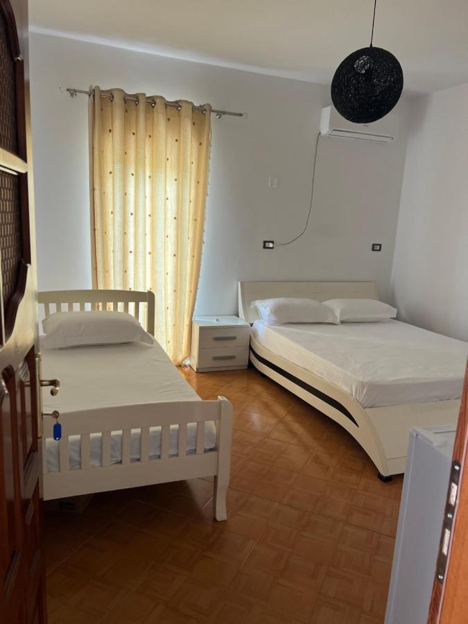Rooms For Rent Habipi Vlorë Eksteriør billede