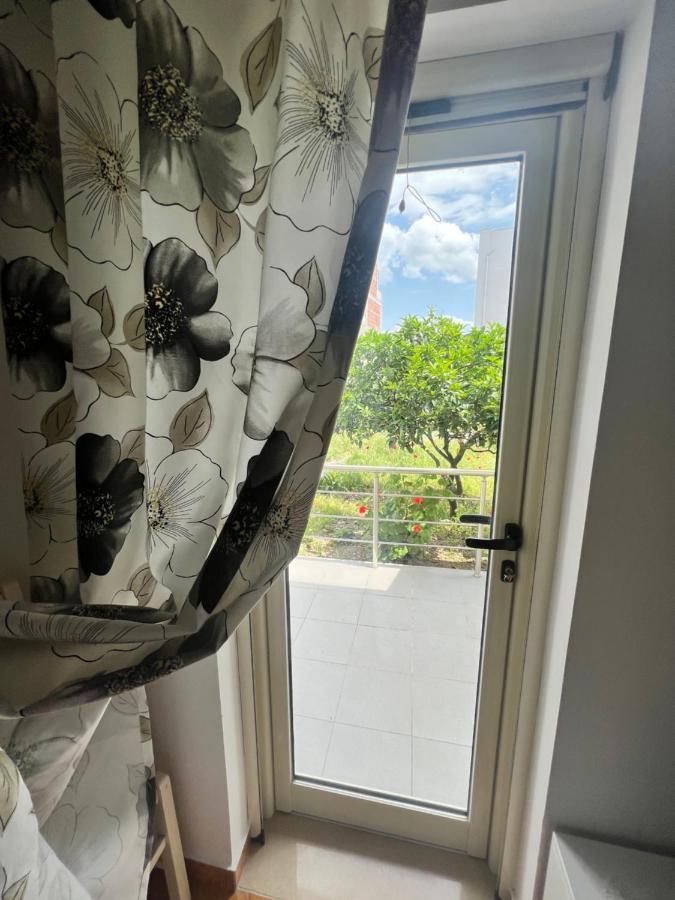 Rooms For Rent Habipi Vlorë Eksteriør billede